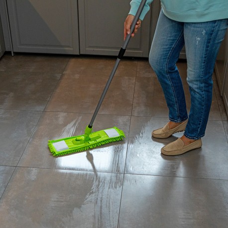 Teleskopický mop s třásňovým návlekem