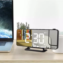 Hodiny, budík, zrcadlo a projektor 4v1