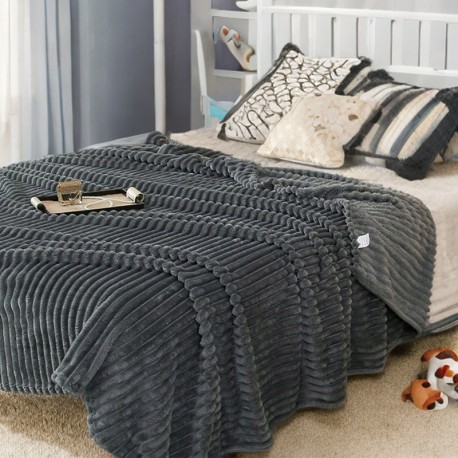 Grafitová deka s 3D proužky